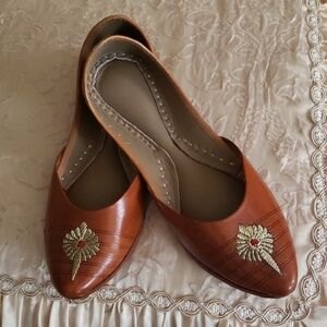 Ladies Leather Flat Shoes From India, Size 8, USA